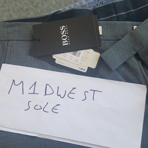 Hugo Boss AG D-72555 Dieselstrasse 12 Gray Checkered Dress Pant Size 36 Regular